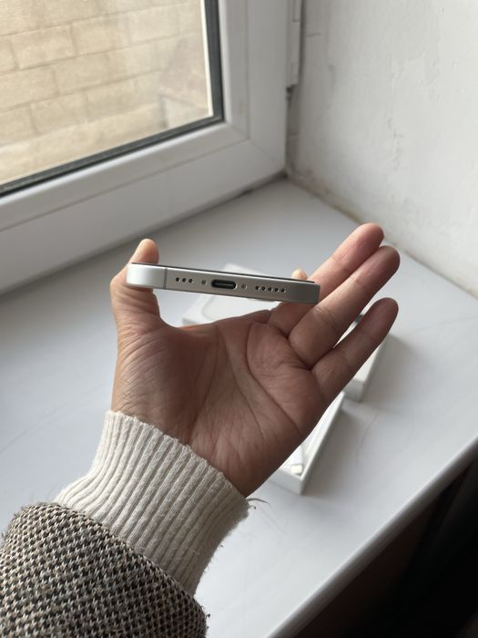 Продам IPhone 16 128 gb