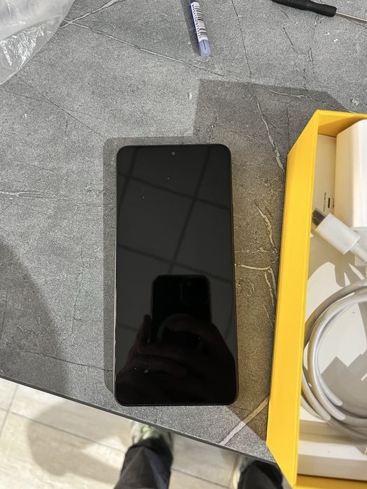 Продам телефон Poco x6 5G 12/256 в отличном состоянии