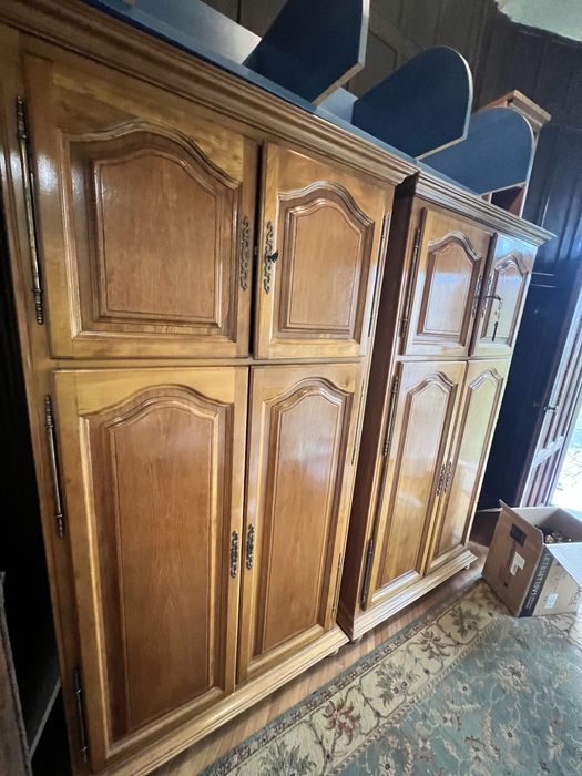 vand 2 dulapuri stejar