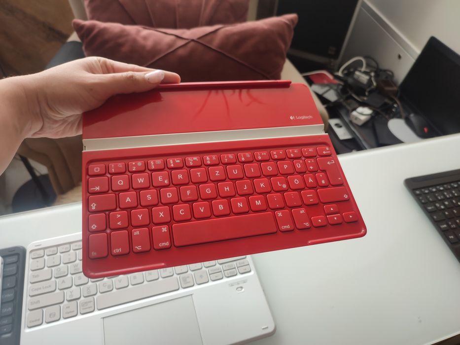 tastaura logitech keys go on