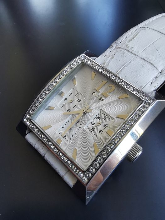 Ceas Guess Timeless Beauty - Quartz - 38x43 mm