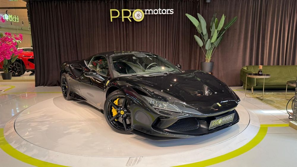 Ferrari F8 Garantie si service inclus