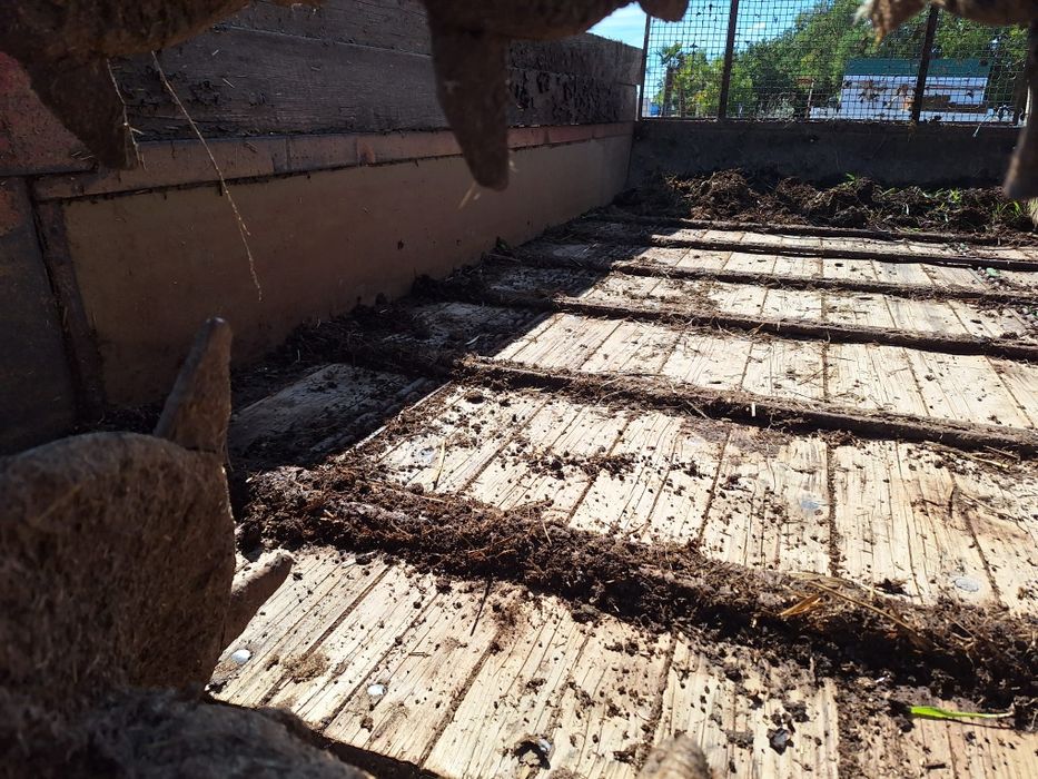 Ремарке за оборска тор тороразхвърлящо ремарке