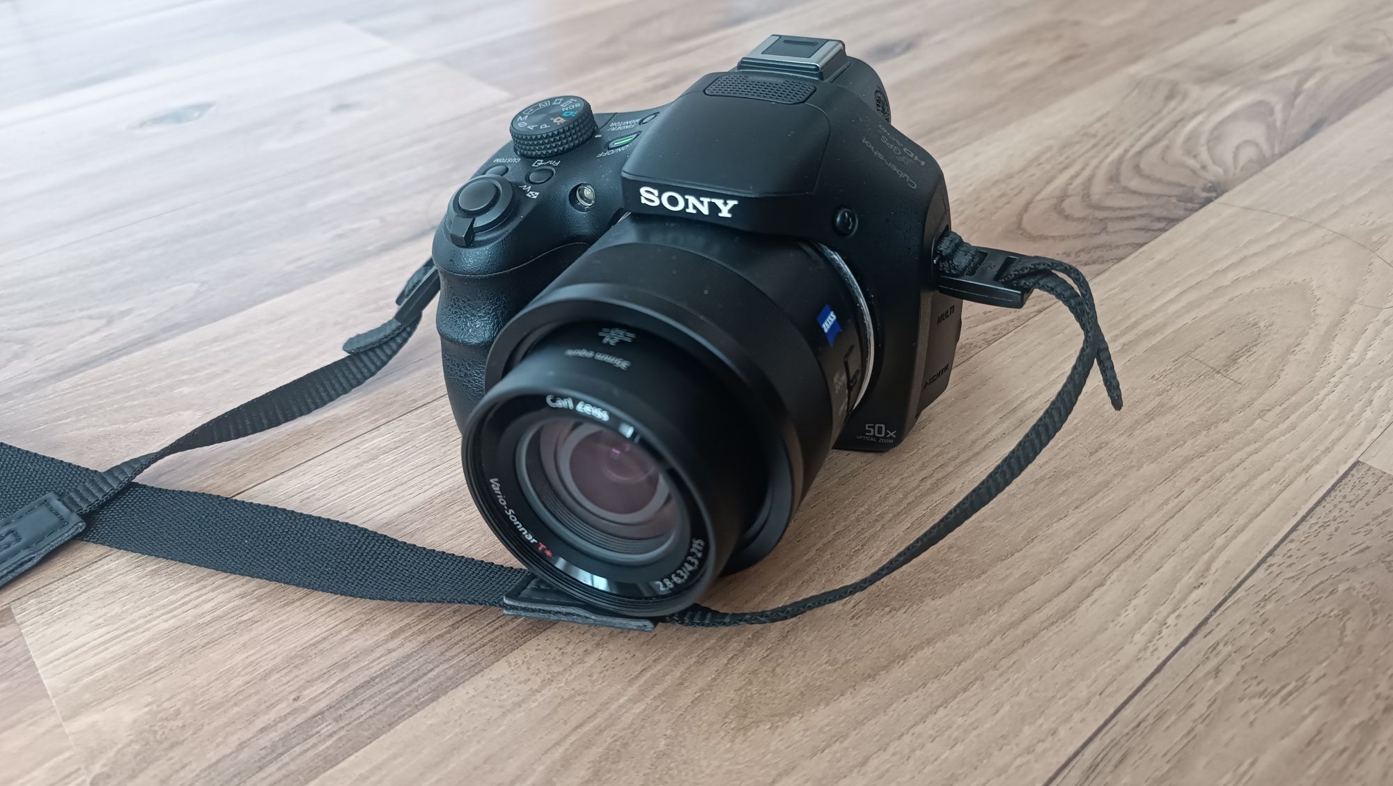 Фотоапарат Sony -