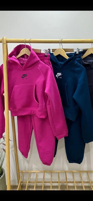 Nike комплект чисто нов НАМАЛЕН!