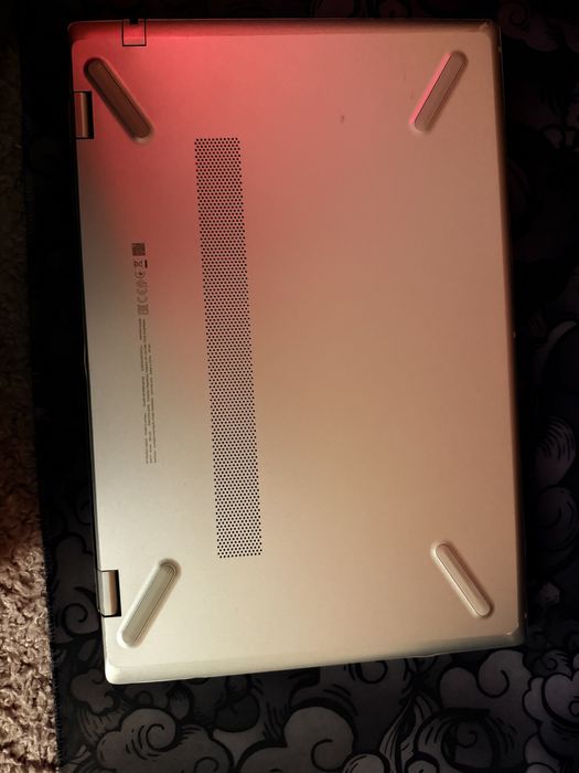 Laptop HP Pavilion i5 / 8 GB RAM / SSD 237 GB