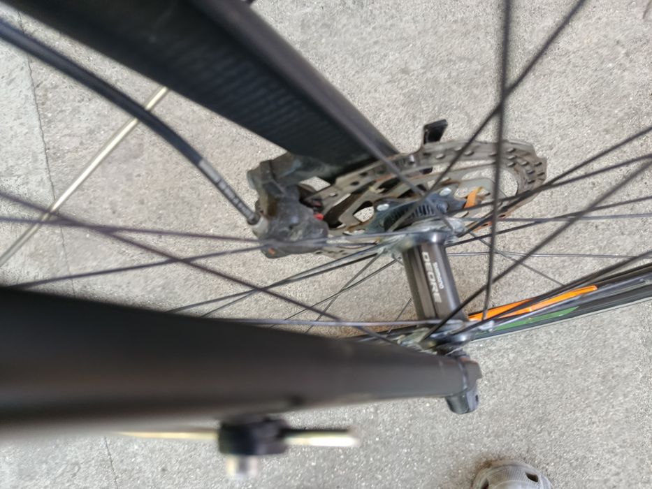 Bicicleta Cube 8 pe Curea.