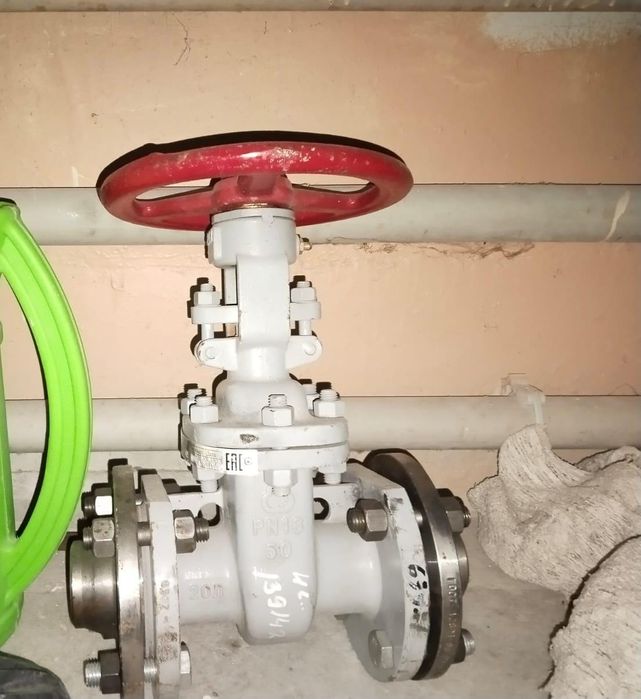 Продам новую задвижку.