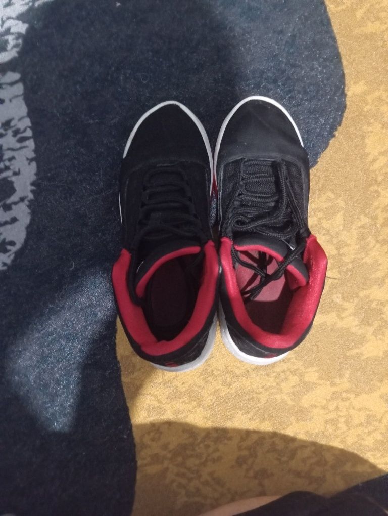 Nike Jordan Max Aura 2