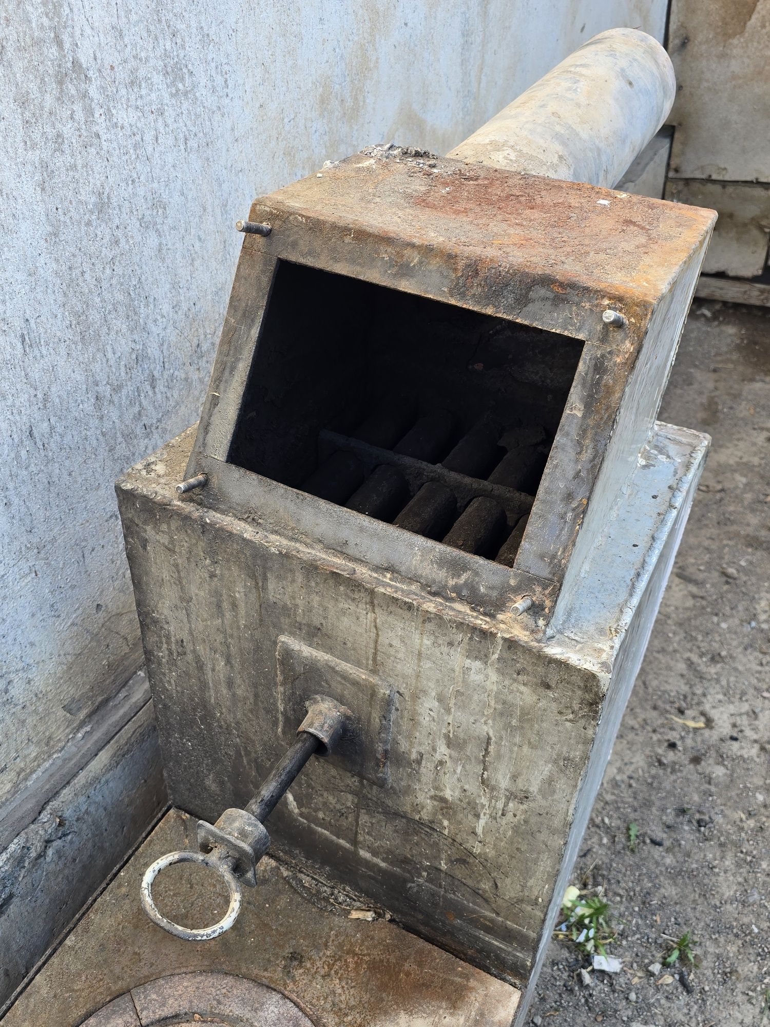 Продам катёл на угле для отопление дома