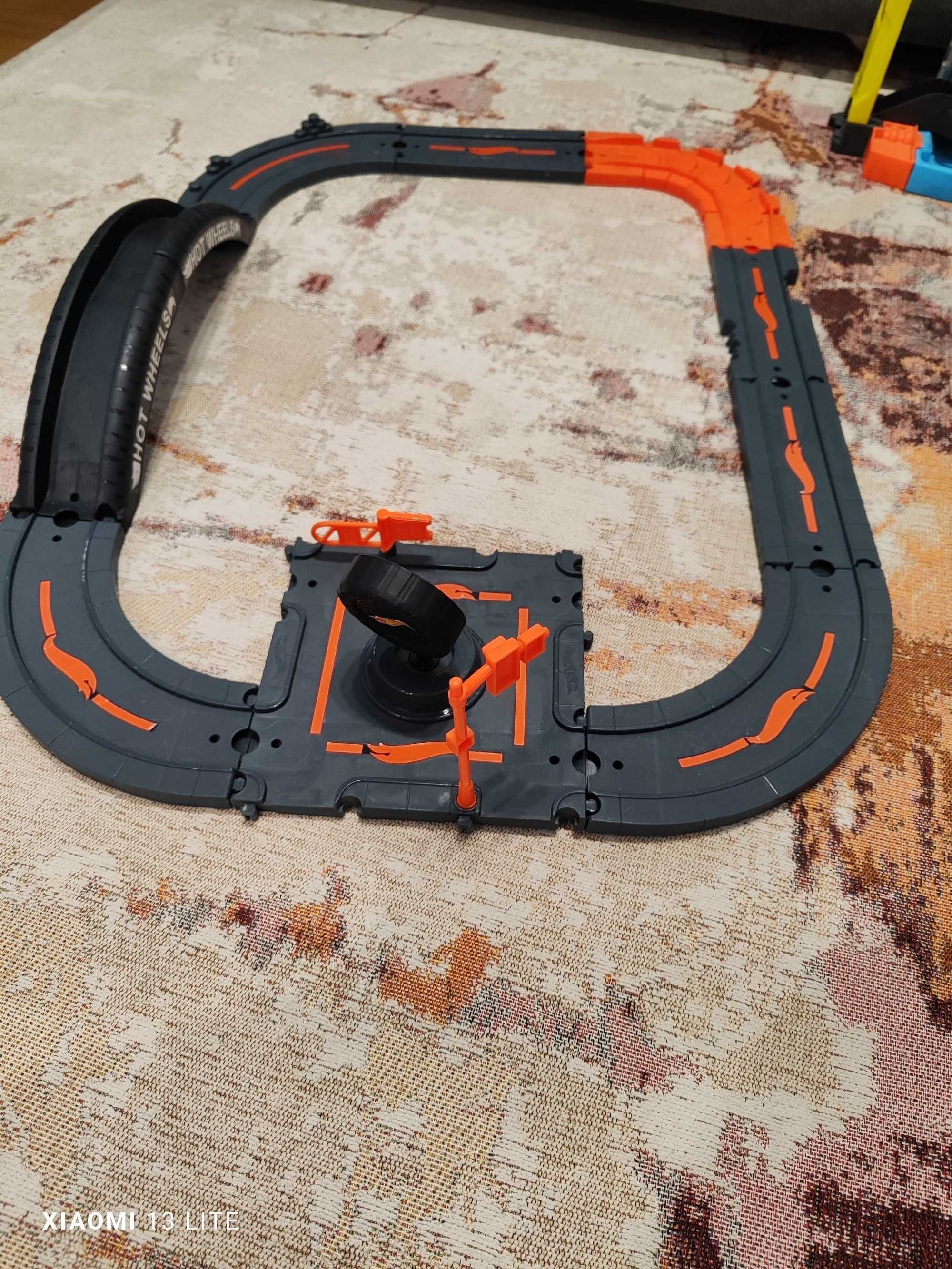 Части от града на Hot wheels.