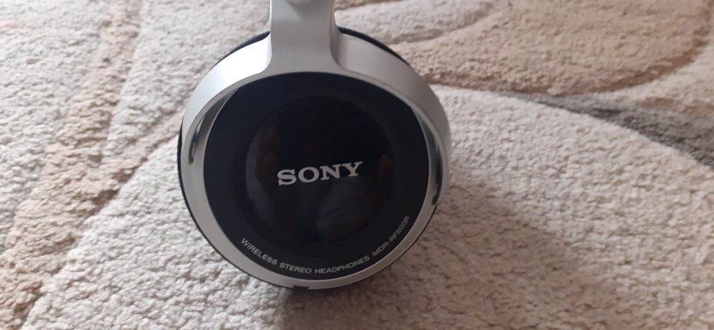 Stereo wireless слушалки SONY