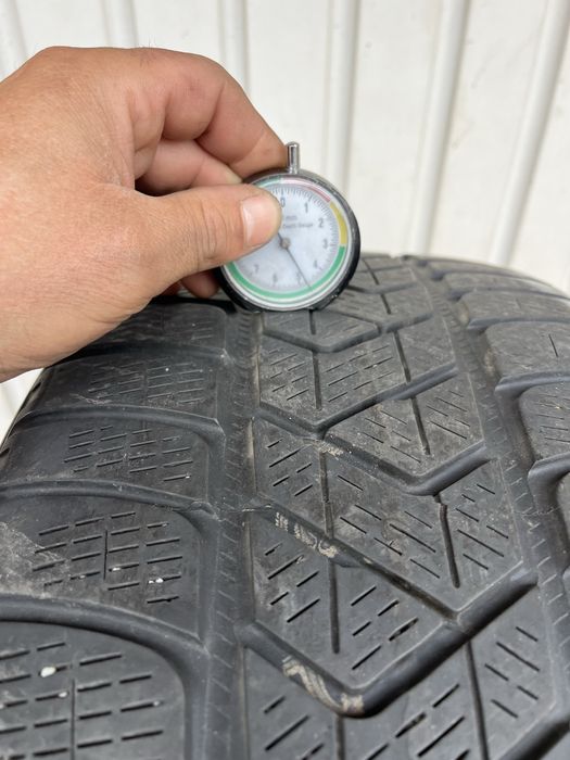 4 anvelope iarna 235/50 R19, Pirelli, 5-5.5mm profil ramas! DOT 2021!