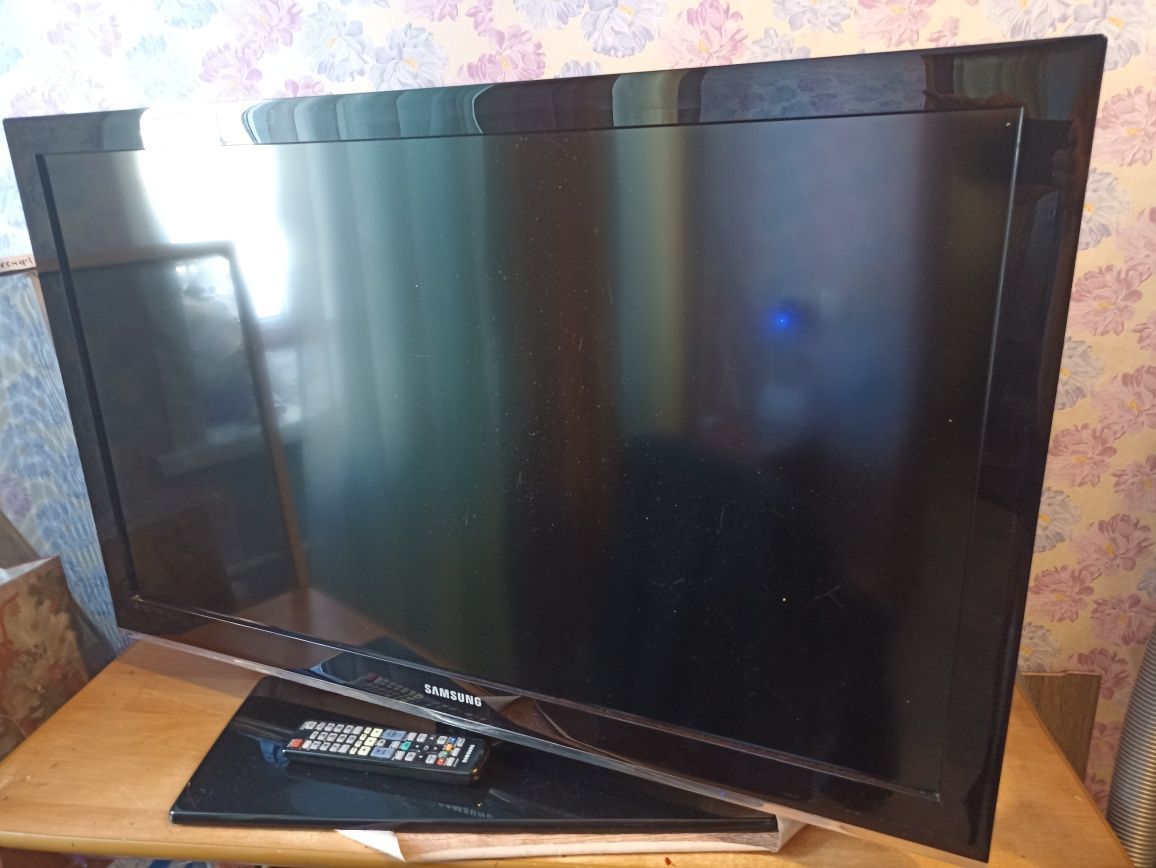Продам телевизор samsung диагональ 102 см