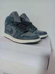 Jordan 1 mid mărimea 40.5