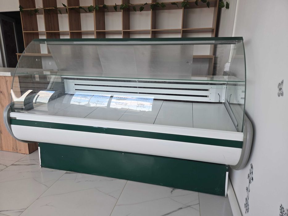 Продаётся витринный холодильник в хорошем состоянии