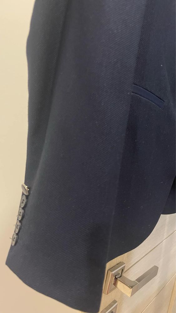 scacou barbati care vine cu: camasa sacou pantaloni si cravata