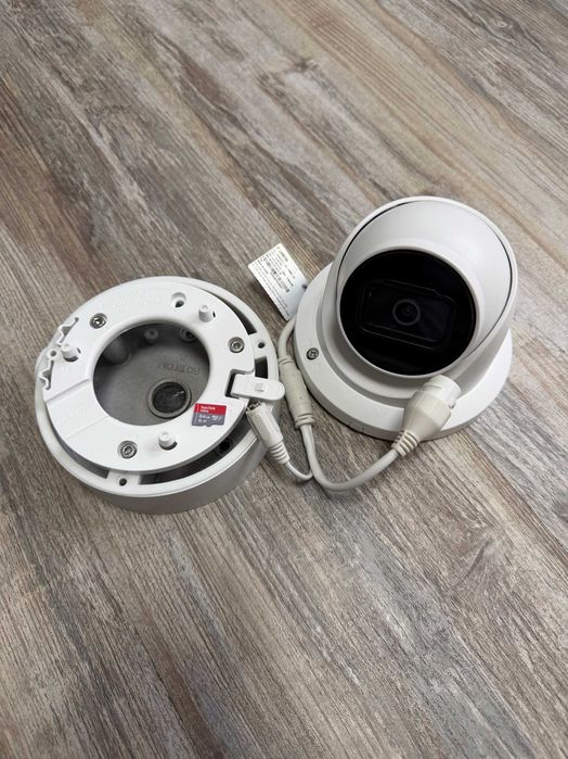 Camera Supraveghere Dahua Turret Full HD Microfon Doza si Card MicroSD