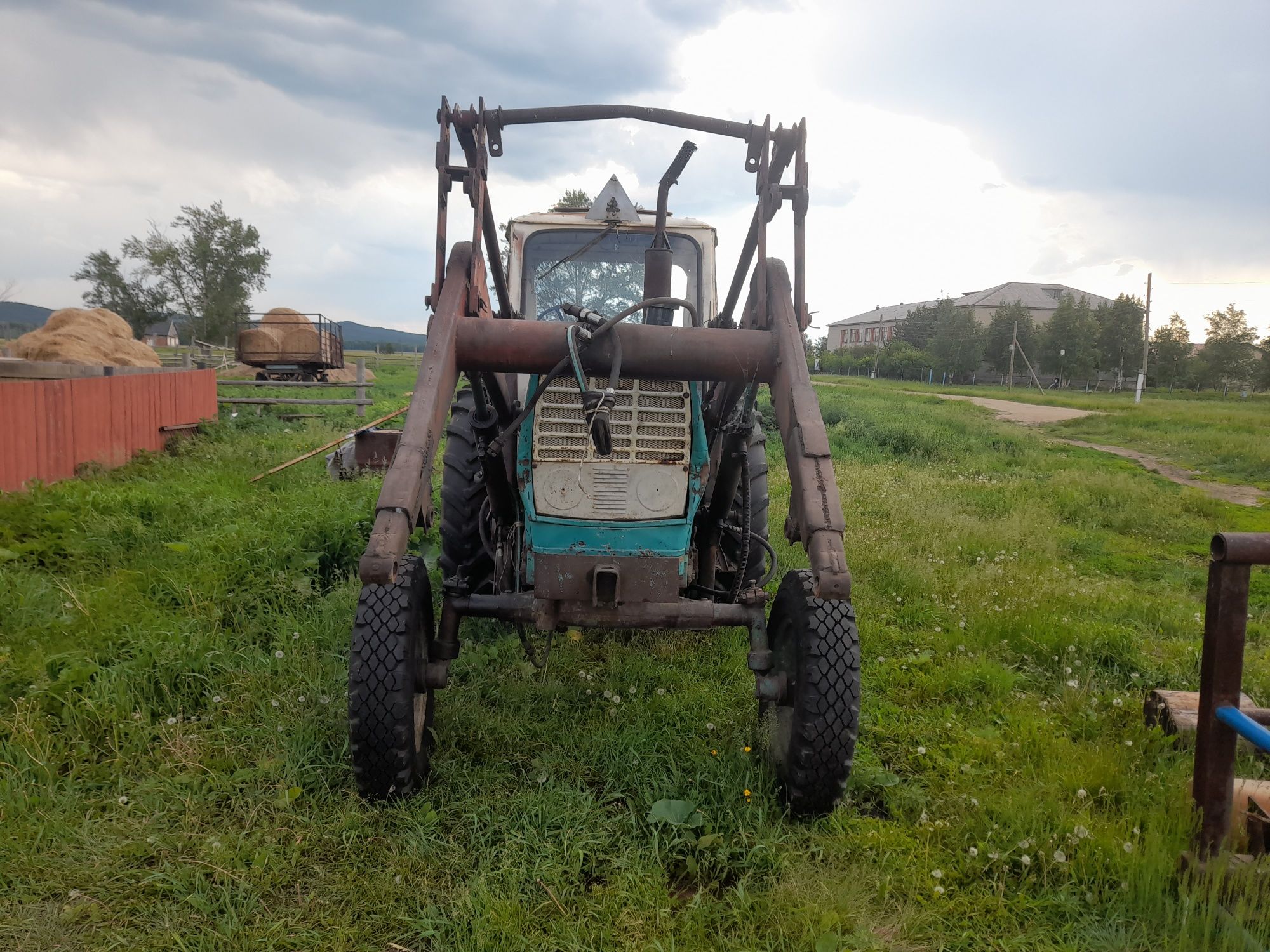 Продам. . Рулевое с дозатором. Резине 2 года