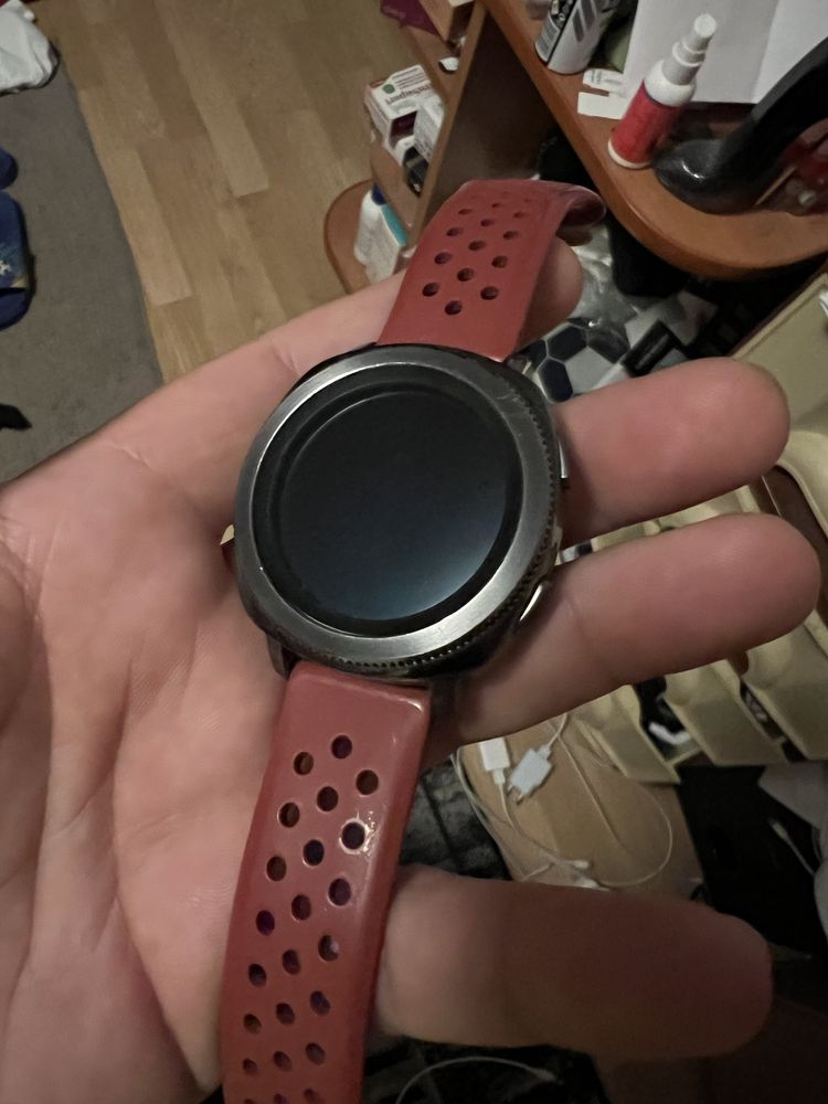 Vand smartwatch Samsung Gear Sport