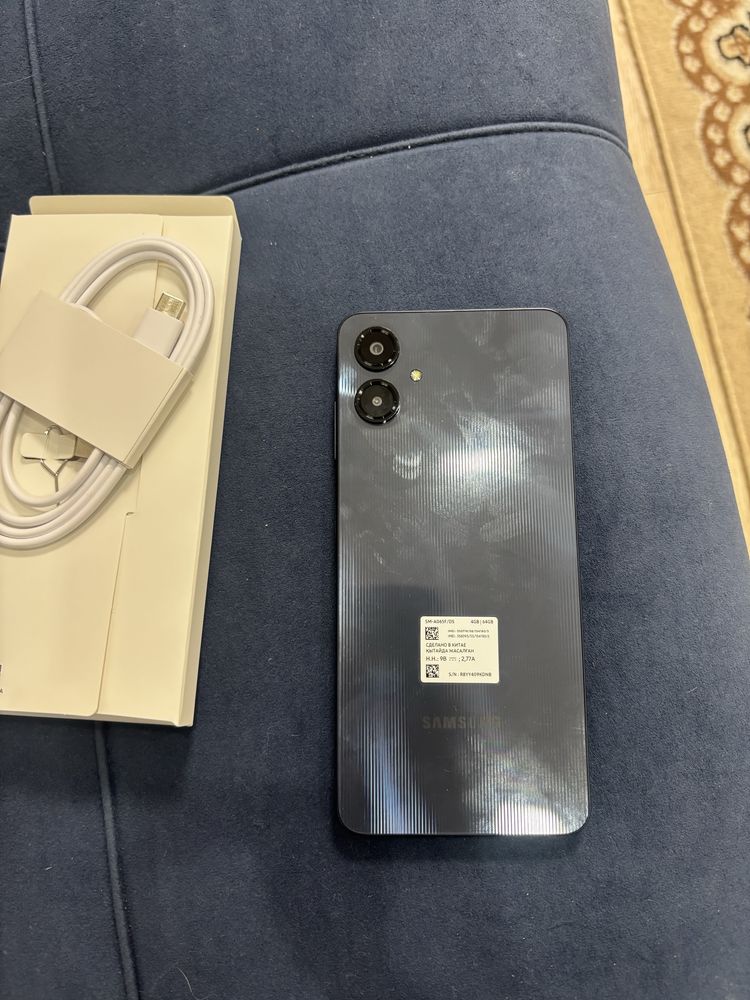 Samsung A06 обсолютно новый