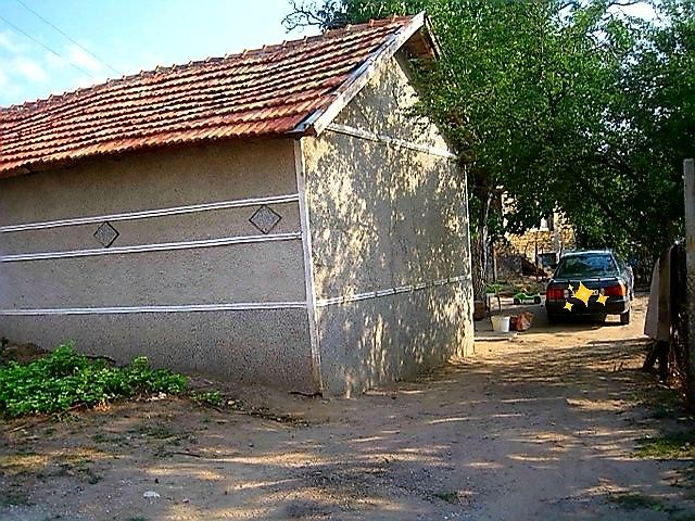Къща с ПУП за ремонт с.Приселци  612 двор