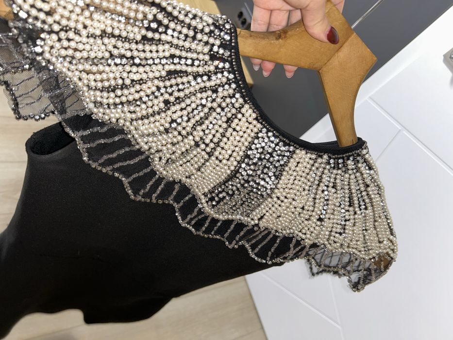 Уникална бандажна рокля с камъни