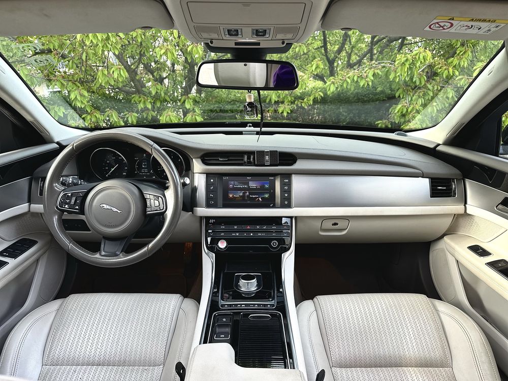 Jaguar XF X260 Prestige