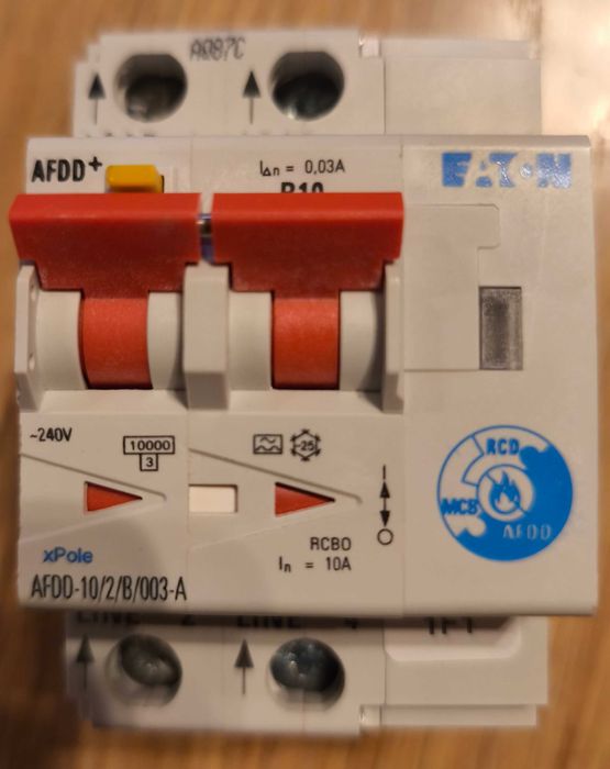 Vând siguranțe diferențiale AFDD Moeller