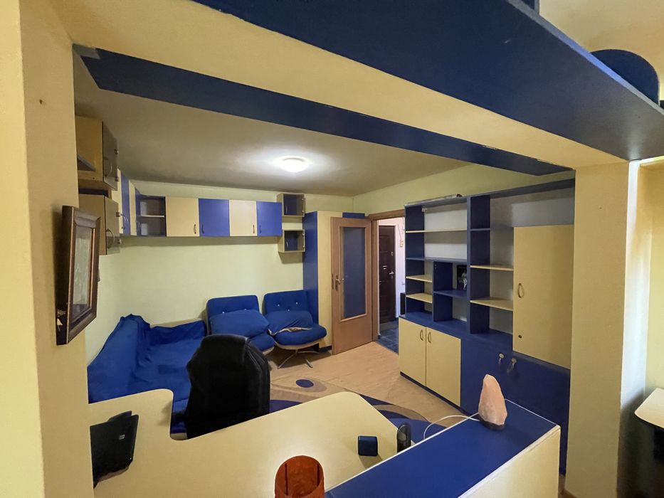 Inchiriez apartament 3 camere pod ros