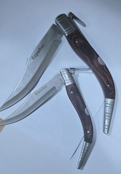 Briceag spanioli și scheletul și sabie de vânzare