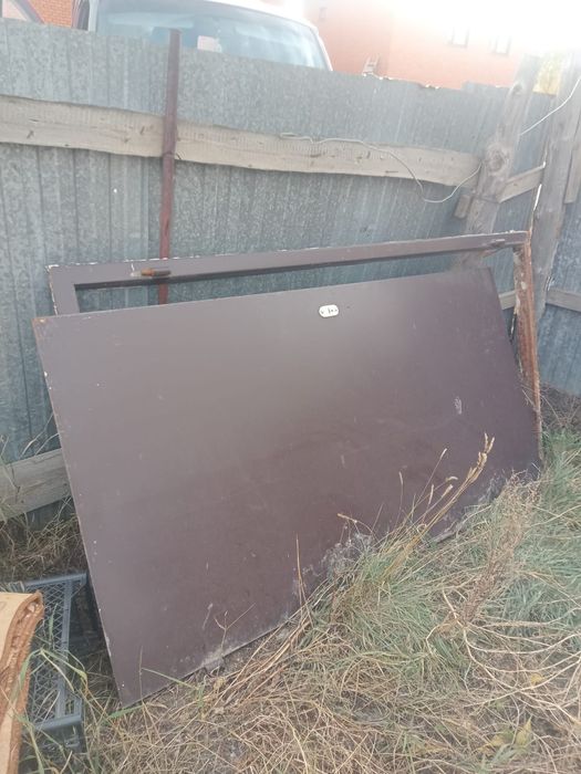 Продам железную дверь