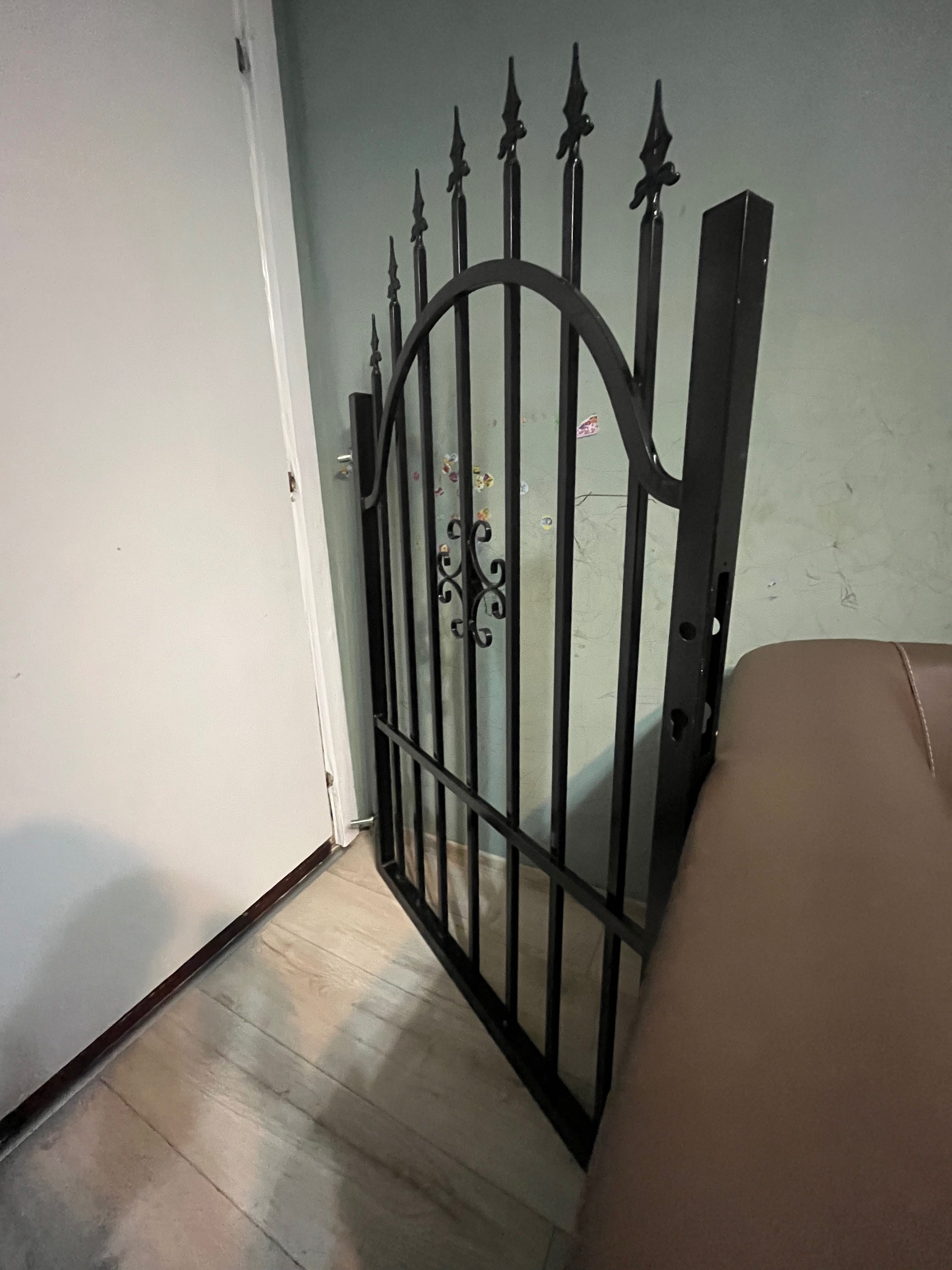 Дворна Врата 90х150