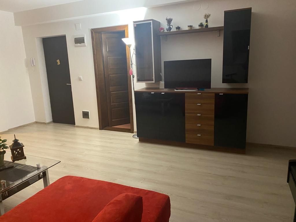Inchiriez apartament zona Calea Dumbravii