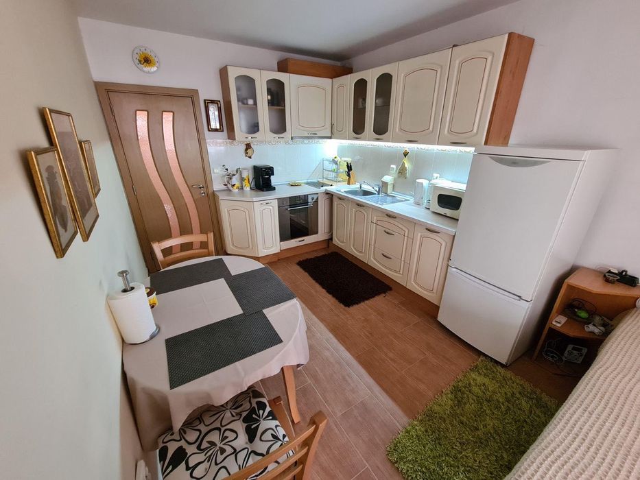 Дава се под наем Двустаен апартамент в Бургас, Център - 70 кв.м за 382.5 € - Снимка #1