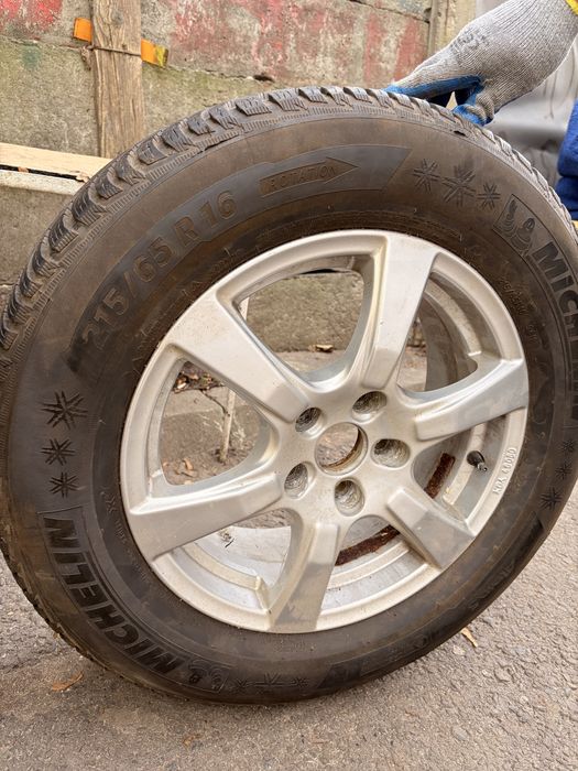 Roți de iarna  215/65 R16