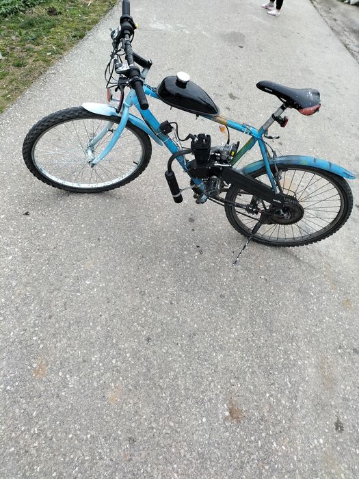 Vând bicicletă cu motor