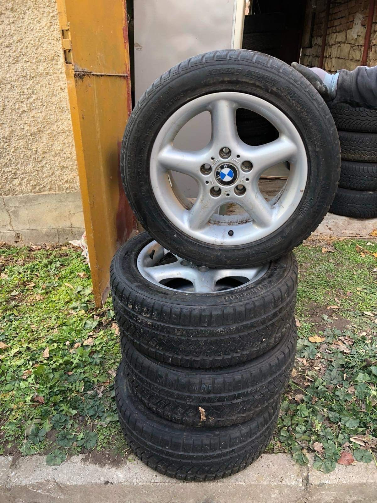 Продавам гуми със джанти
