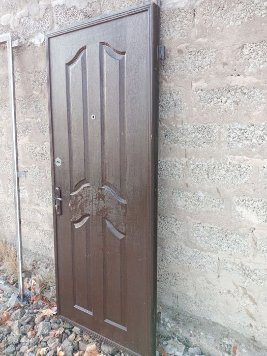 Входная дверь б/у