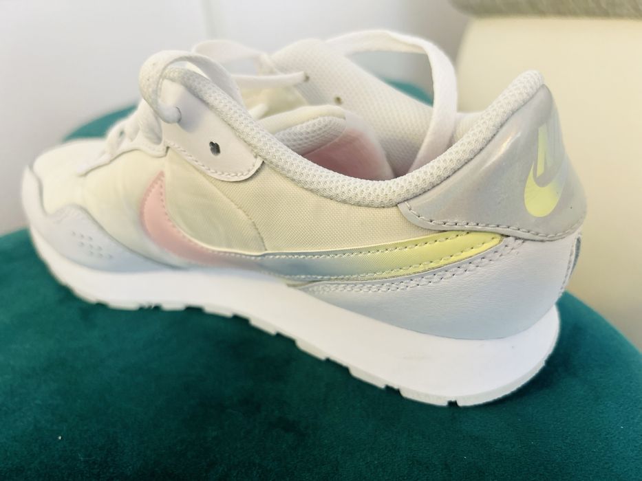 Adidasi dama 38,5 Nike