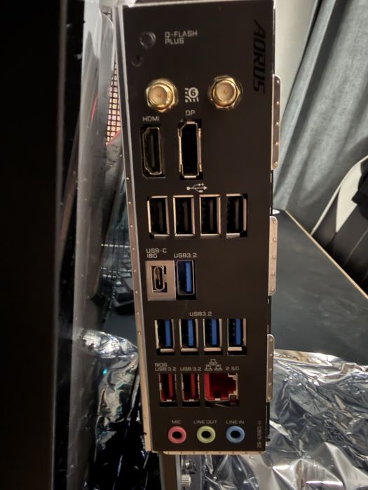 Aorus b650 elite ax v2 в отлично състояние