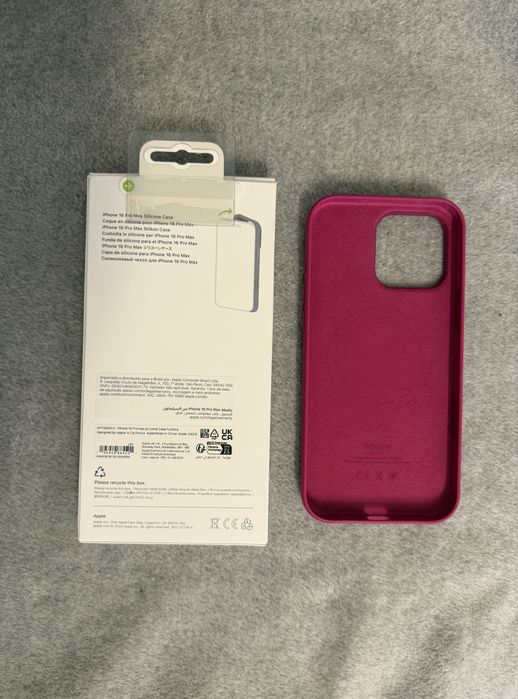 Vând telefon iPhone 16 Pro Max, 256 GB, desert titanium + Husa Apple