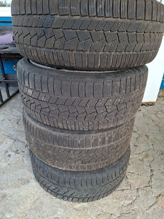 Зимни гуми 225/40R19 Continental
