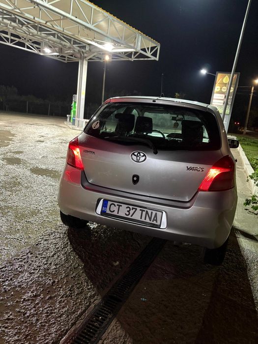 Vând Toyota Yaris urgent