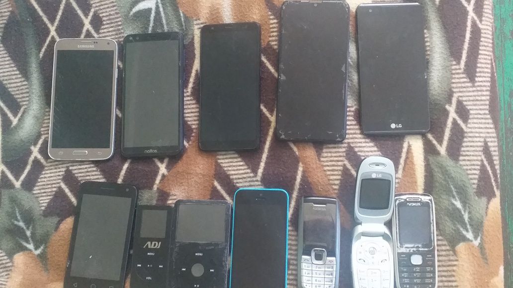 Телефони няколко вида