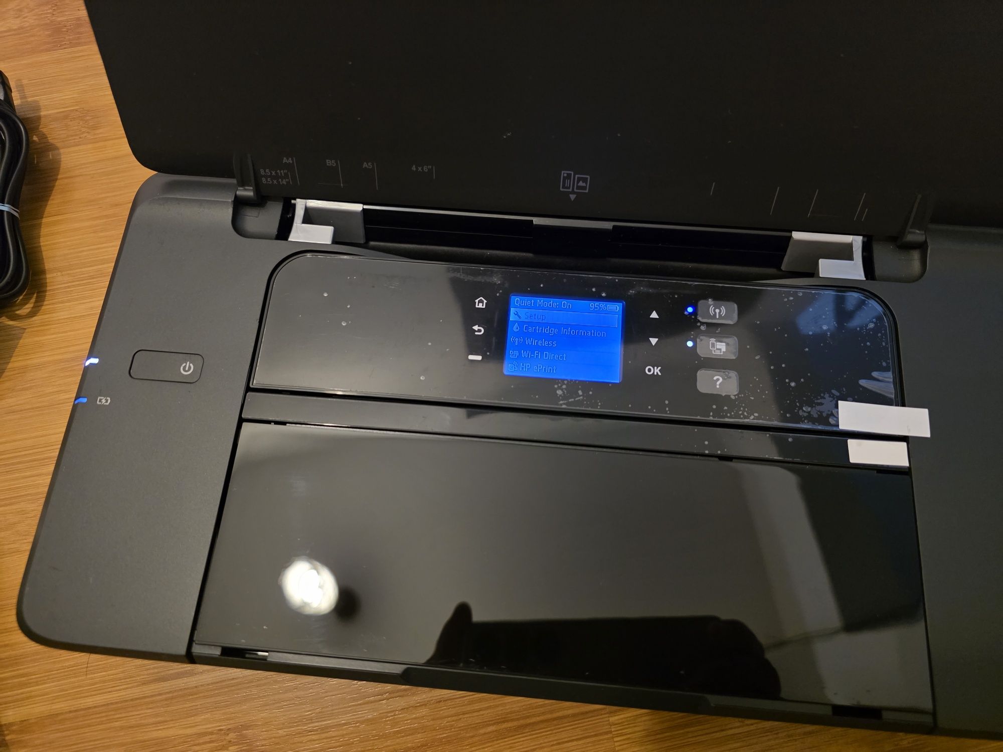 Imprimanta Mobila Portabila HP OfficeJet 200, set 2 cartuse XL NOI
