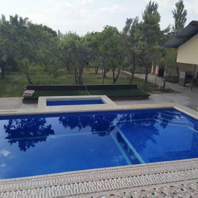 Сдается дача с бассейном 10*8