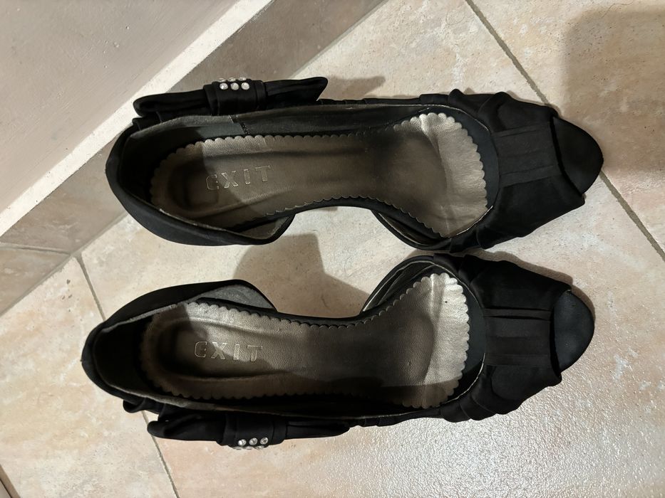 Елегантни обувки на ток 38