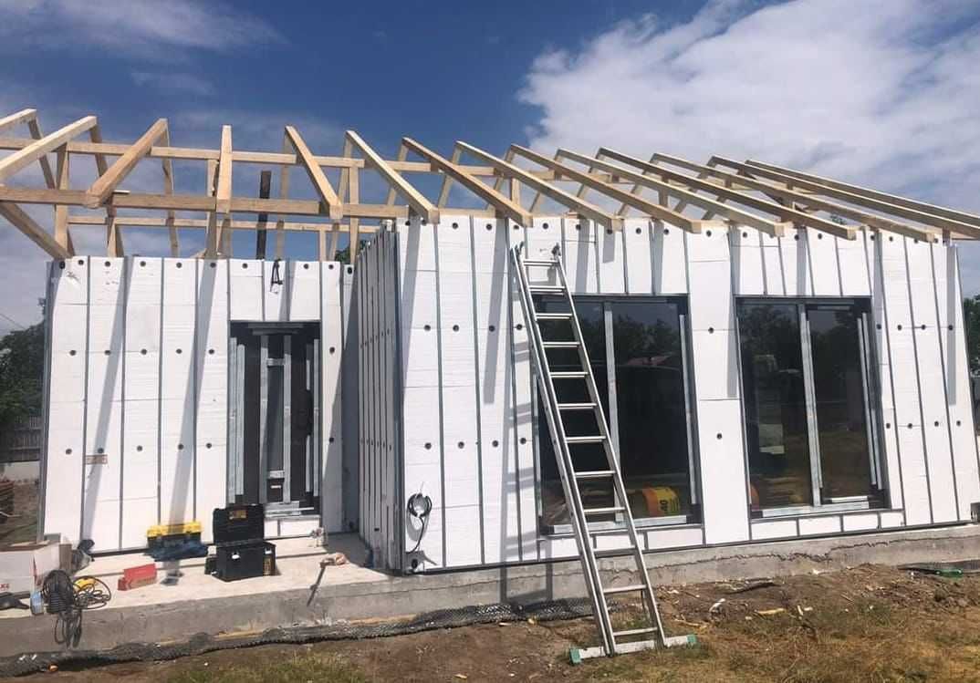 Case pe structura metalica