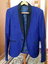 Продам модный пиджак синего цвета